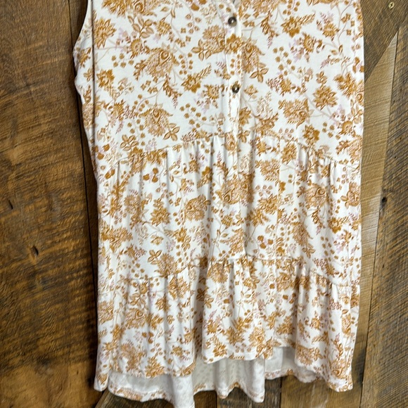 Wonderly floral tank top size medium - Picture 4 of 5